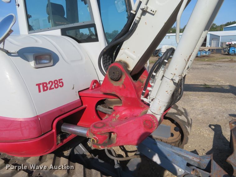 image for item FV9089 2013 Takeuchi TB285 mini excavator