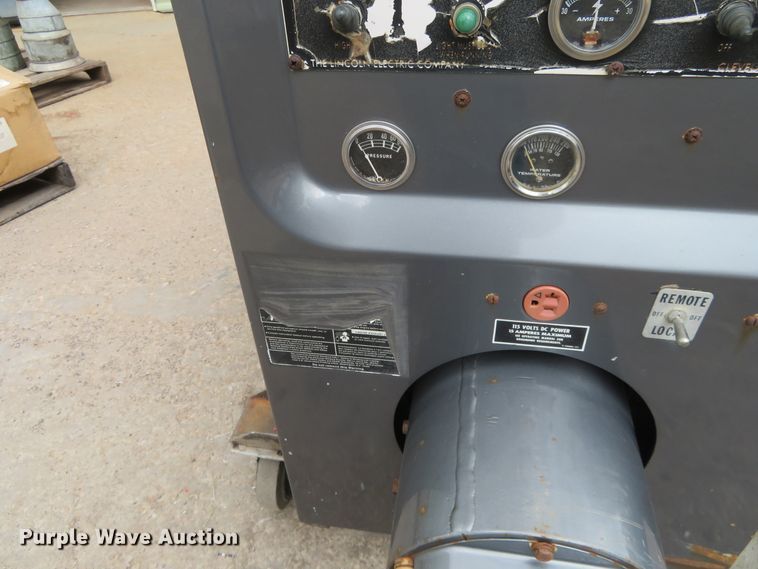 image for item FV9097 Lincoln Electric SA-200-F-163 welder