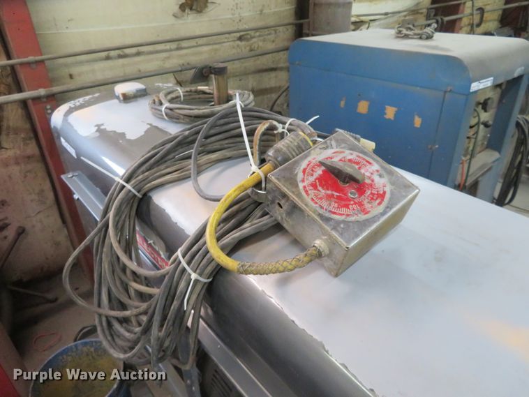 image for item FV9098 Lincoln Electric SA-200-F-163 Pipeliner welder