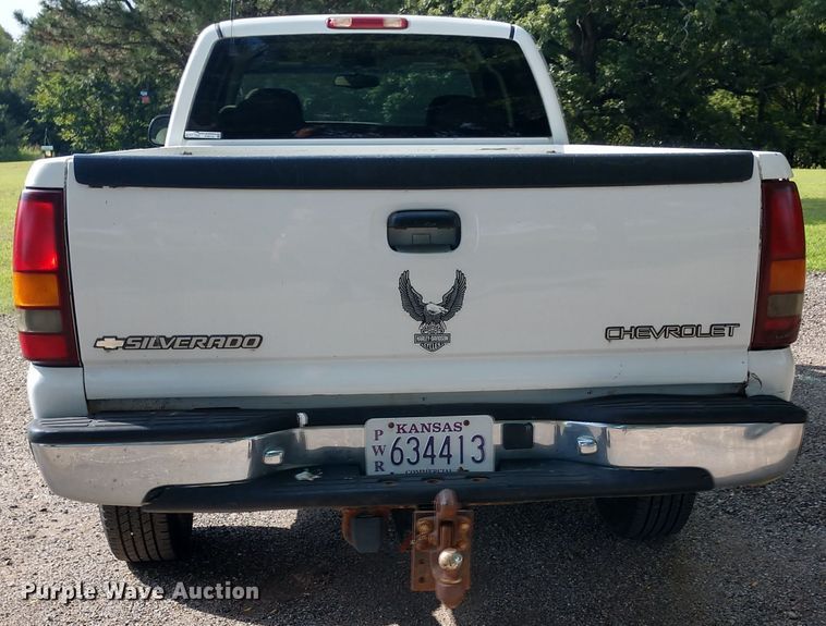 image for item FV9114 2000 GMC Sierra 2500 SLE Ext. Cab pickup truck