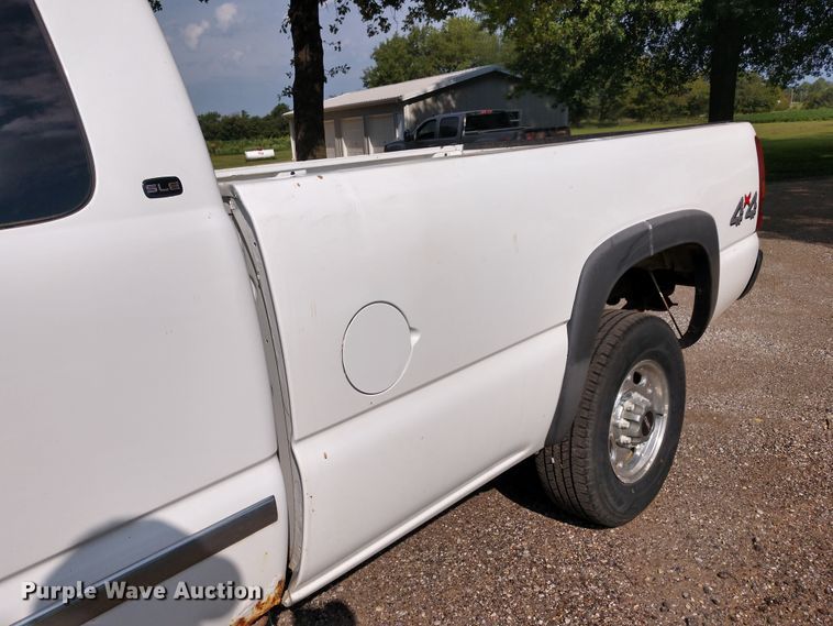 image for item FV9114 2000 GMC Sierra 2500 SLE Ext. Cab pickup truck