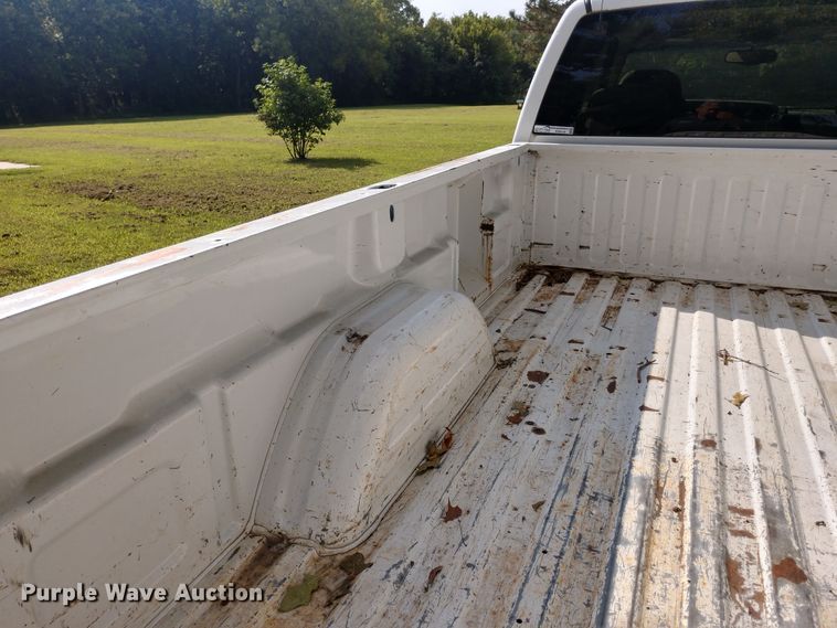 image for item FV9114 2000 GMC Sierra 2500 SLE Ext. Cab pickup truck