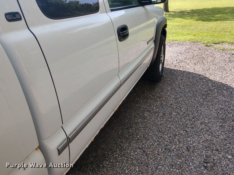 image for item FV9114 2000 GMC Sierra 2500 SLE Ext. Cab pickup truck