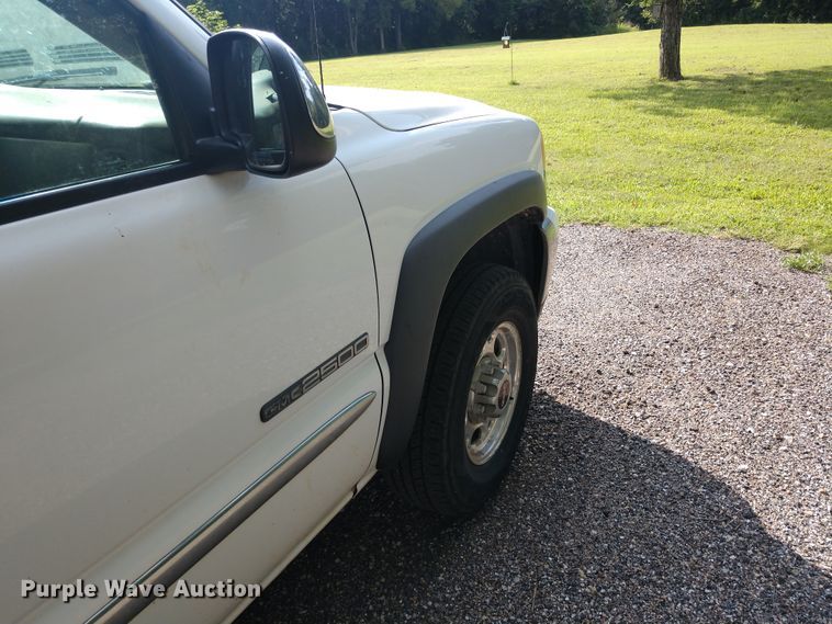 image for item FV9114 2000 GMC Sierra 2500 SLE Ext. Cab pickup truck