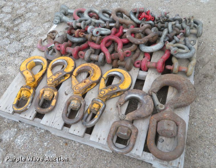 image for item FV9130 (50) assorted lifting hooks and clevises
