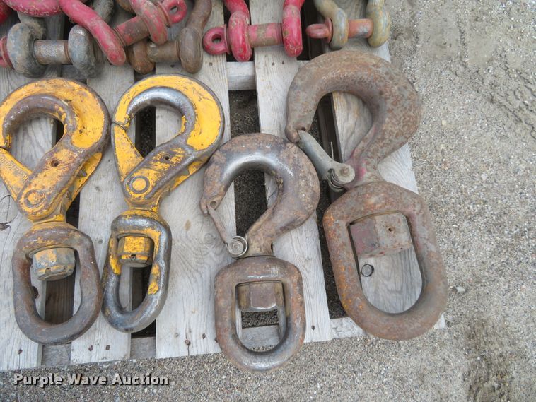 image for item FV9130 (50) assorted lifting hooks and clevises