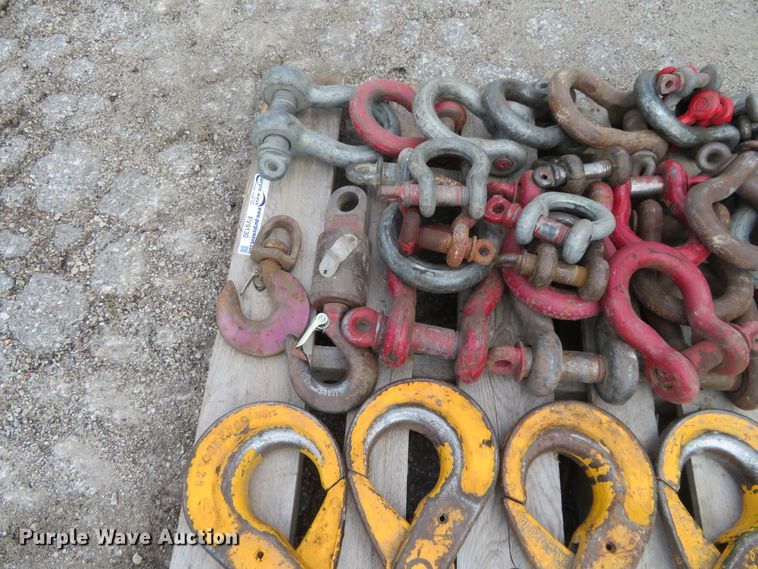image for item FV9130 (50) assorted lifting hooks and clevises