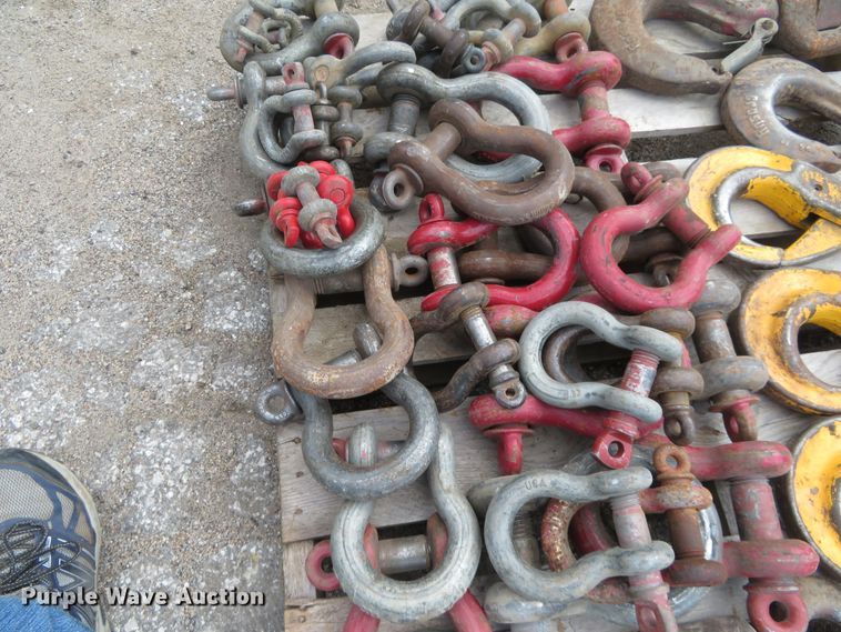 image for item FV9130 (50) assorted lifting hooks and clevises