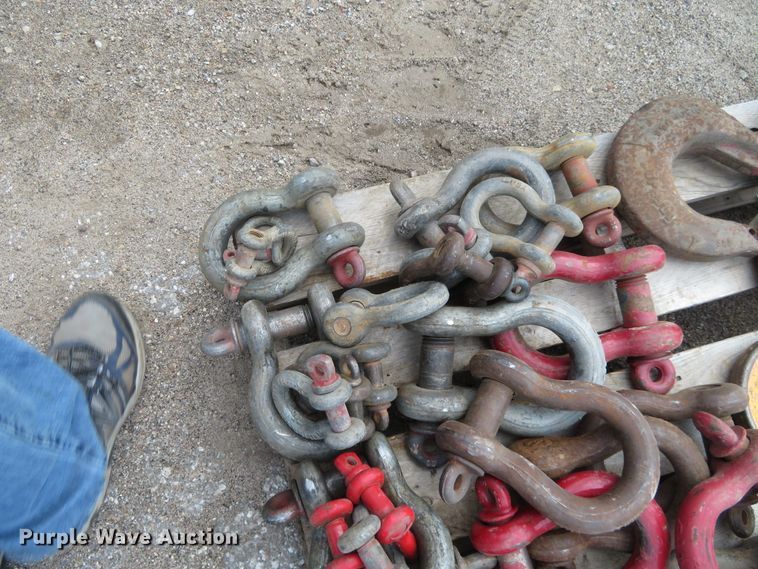 image for item FV9130 (50) assorted lifting hooks and clevises