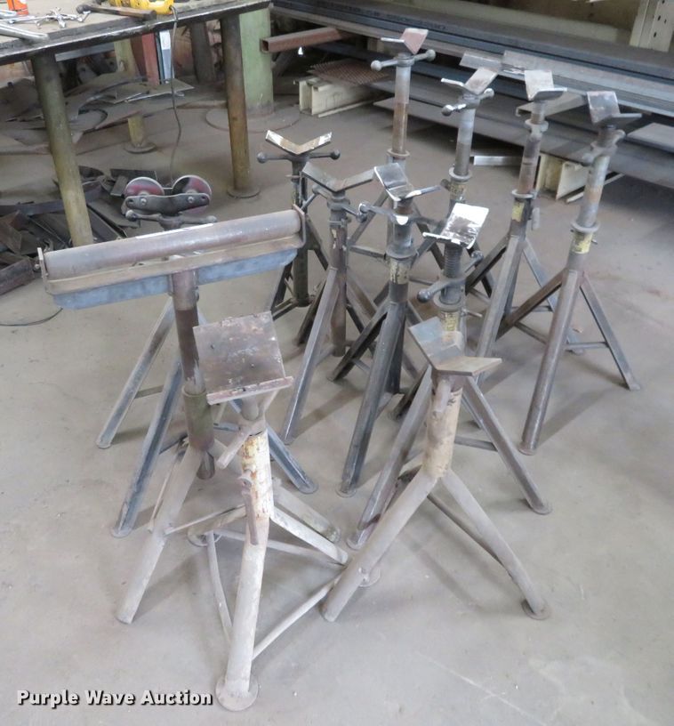 (12) steel pipe stands in Towanda, KS Item FV9139 sold Purple Wave