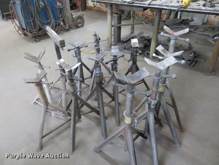 (12) steel pipe stands in Towanda, KS Item FV9139 sold Purple Wave