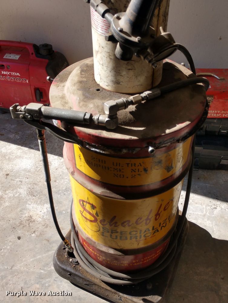 Bulk pneumatic grease dispenser in Towanda, KS | Item FV9164 sold | Purple Wave