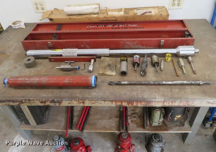 Pipe tapping tool in Towanda, KS Item FV9170 sold Purple Wave