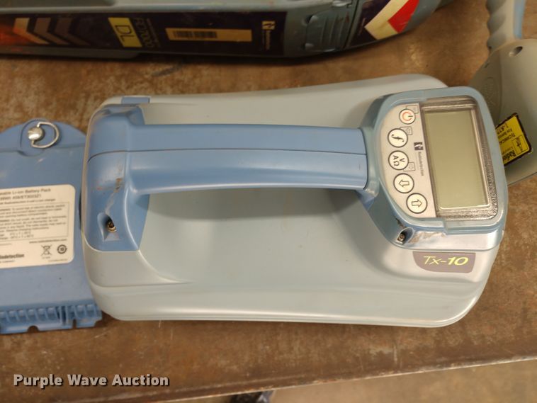 image for item FV9204 Radio detection line locator