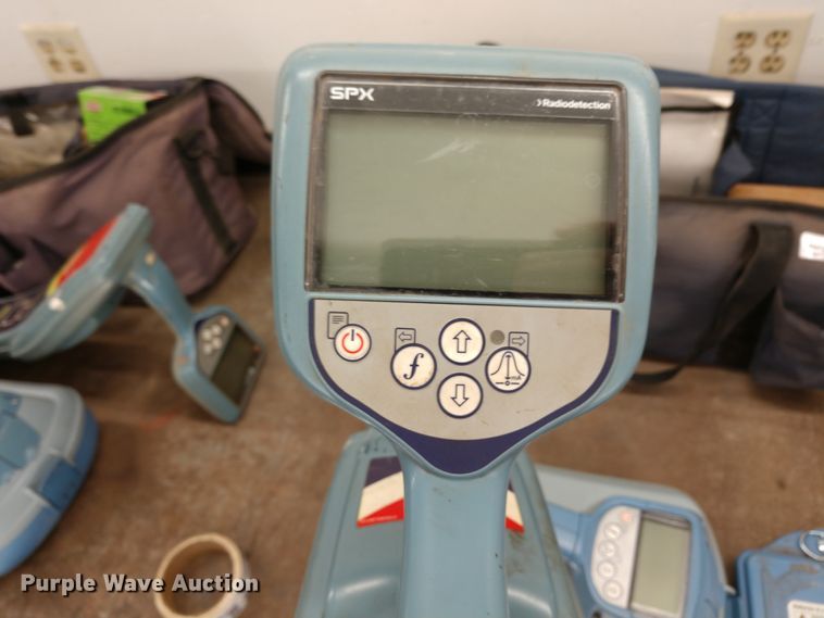 image for item FV9205 Radio detection line locator