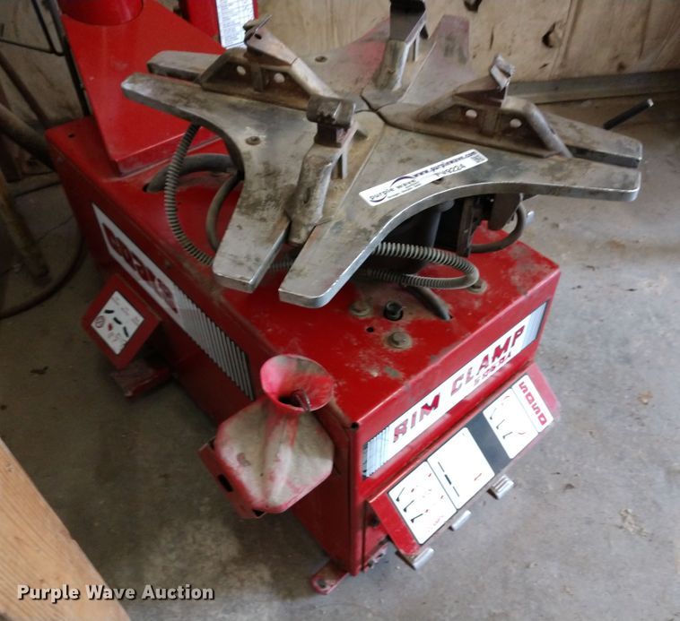 Coats 5050A rim clamp tire machine in Towanda, KS Item FV9224 sold