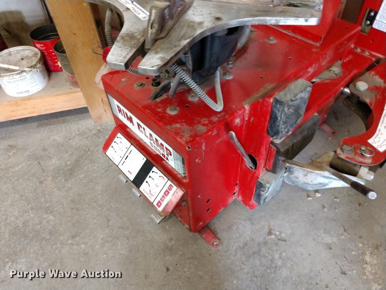 image for item FV9224 Coats 5050A rim clamp tire machine