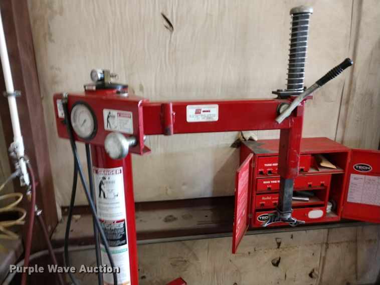 image for item FV9224 Coats 5050A rim clamp tire machine