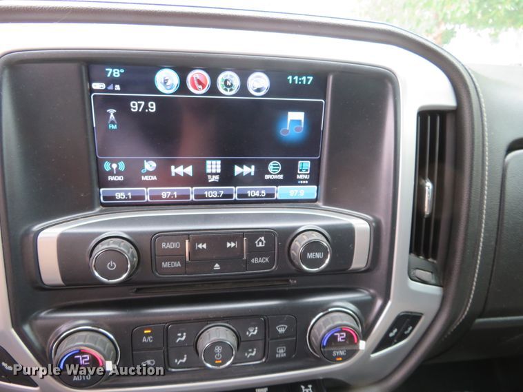 image for item G1937 2017 GMC Sierra 3500HD Crew Cab flatbed pickup truck