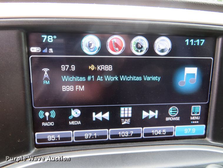 image for item G1937 2017 GMC Sierra 3500HD Crew Cab flatbed pickup truck