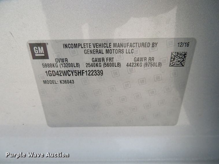 image for item G1937 2017 GMC Sierra 3500HD Crew Cab flatbed pickup truck