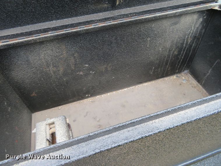 image for item G1937 2017 GMC Sierra 3500HD Crew Cab flatbed pickup truck