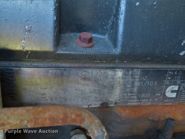 image for item DE8264 2001 Peterbilt 385 semi truck