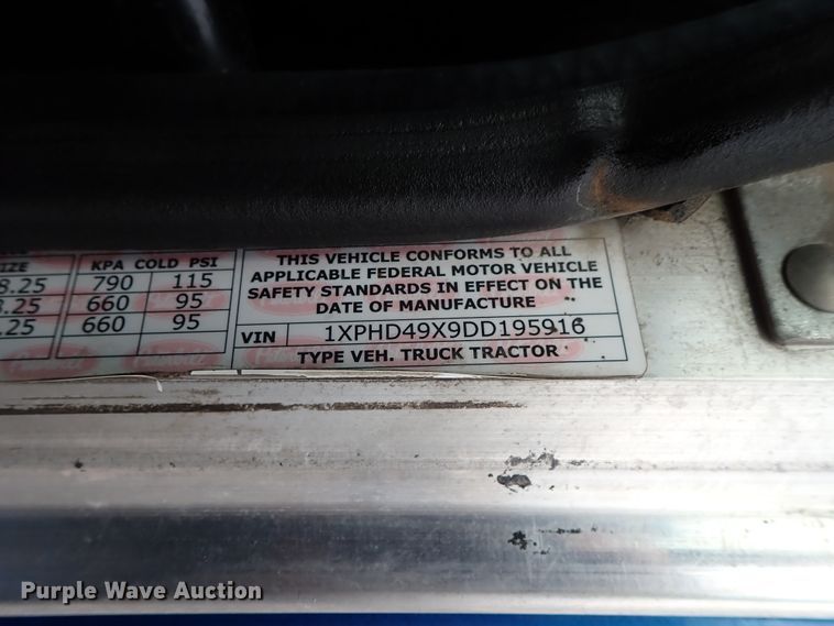 image for item DF1237 2013 Peterbilt 386 semi truck