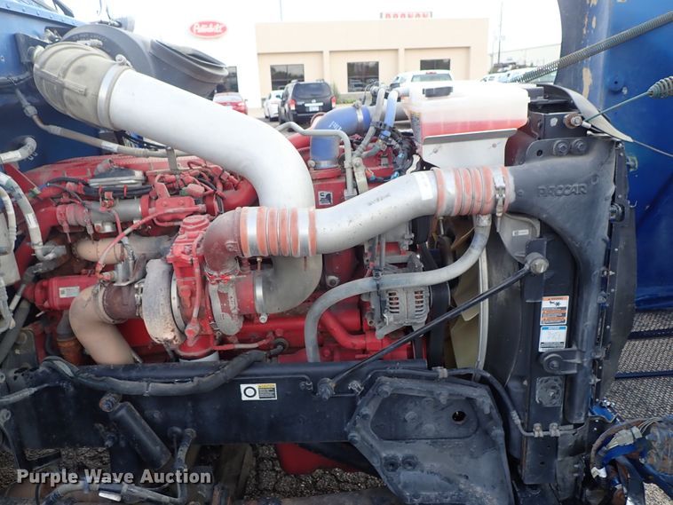 image for item DF1237 2013 Peterbilt 386 semi truck