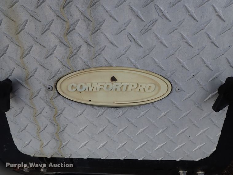 image for item DF1237 2013 Peterbilt 386 semi truck