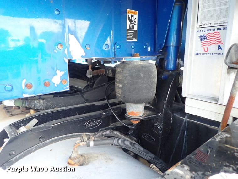 image for item DF1237 2013 Peterbilt 386 semi truck