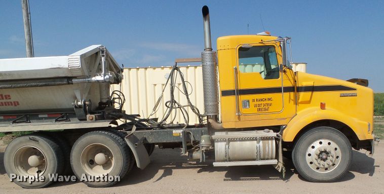 image for item DG0172 1999 Kenworth T800 semi truck