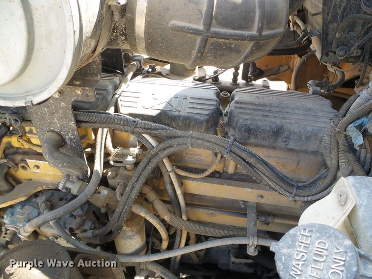 image for item DG0172 1999 Kenworth T800 semi truck