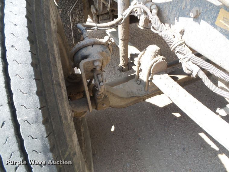 image for item DG0172 1999 Kenworth T800 semi truck