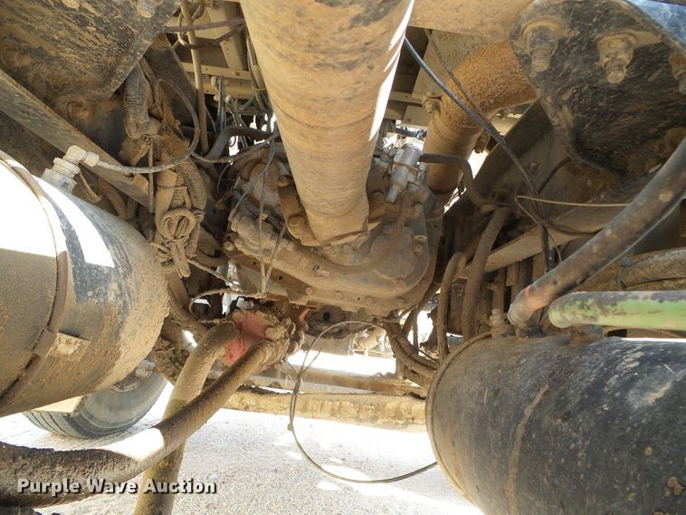 image for item DG0172 1999 Kenworth T800 semi truck