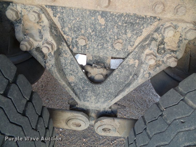 image for item DG0172 1999 Kenworth T800 semi truck