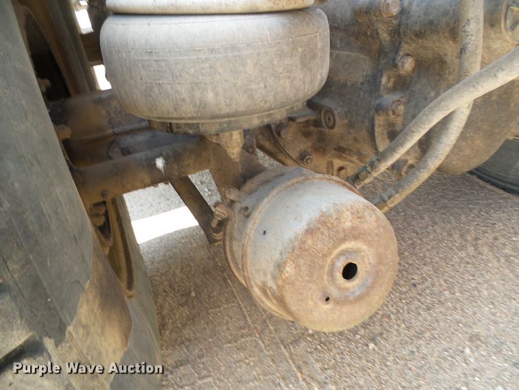 image for item DG0172 1999 Kenworth T800 semi truck