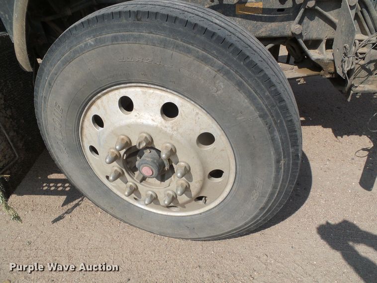 image for item DG0172 1999 Kenworth T800 semi truck