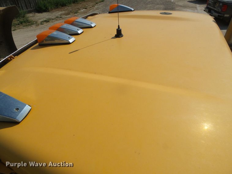 image for item DG0172 1999 Kenworth T800 semi truck