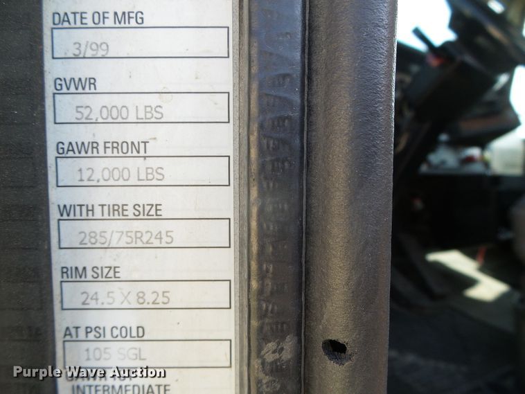 image for item DG0172 1999 Kenworth T800 semi truck