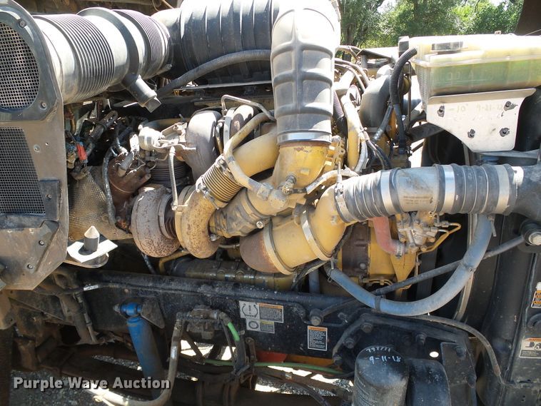 image for item DG0183 2009 Kenworth T800 semi truck