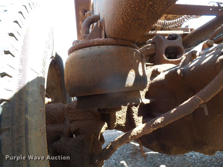 image for item DG0183 2009 Kenworth T800 semi truck