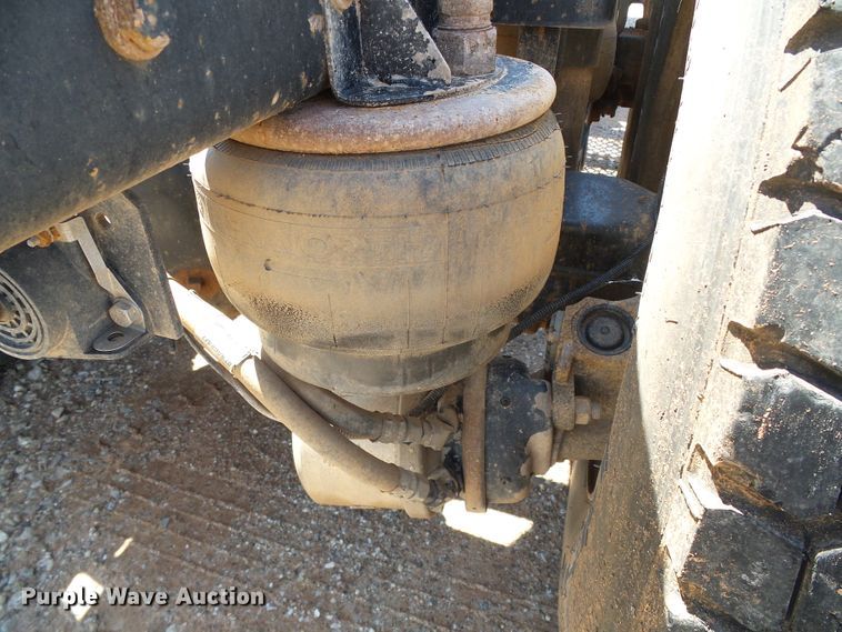 image for item DG0183 2009 Kenworth T800 semi truck