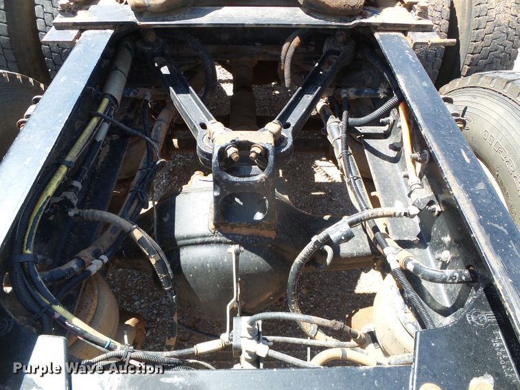 image for item DG0183 2009 Kenworth T800 semi truck