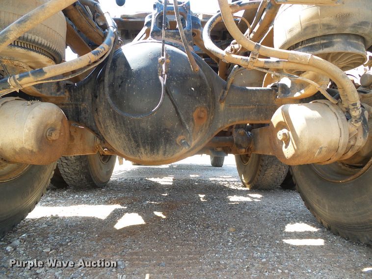 image for item DG0183 2009 Kenworth T800 semi truck