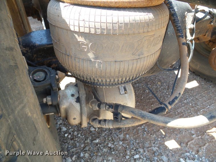 image for item DG0183 2009 Kenworth T800 semi truck