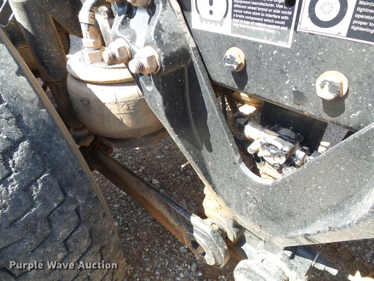 image for item DG0183 2009 Kenworth T800 semi truck