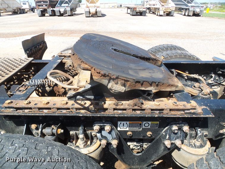 image for item DG0183 2009 Kenworth T800 semi truck