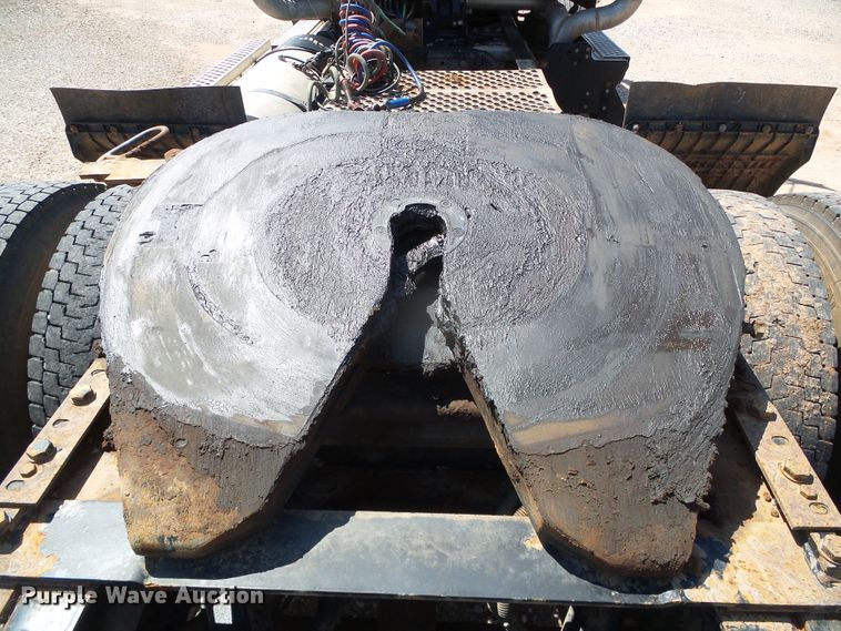 image for item DG0183 2009 Kenworth T800 semi truck