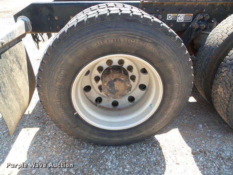 image for item DG0183 2009 Kenworth T800 semi truck